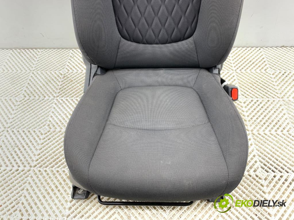TOYOTA COROLLA E21 sedan 2022 72 kW 1.8 VVTi Hybrid (ZWE211, MZEA12) 1798 Sedadlo pravy predný