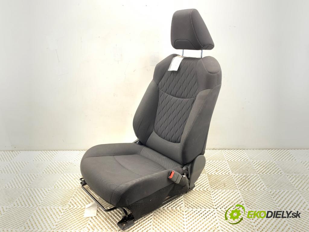 TOYOTA COROLLA E21 sedan 2022 72 kW 1.8 VVTi Hybrid (ZWE211, MZEA12) 1798 Sedadlo pravy predný