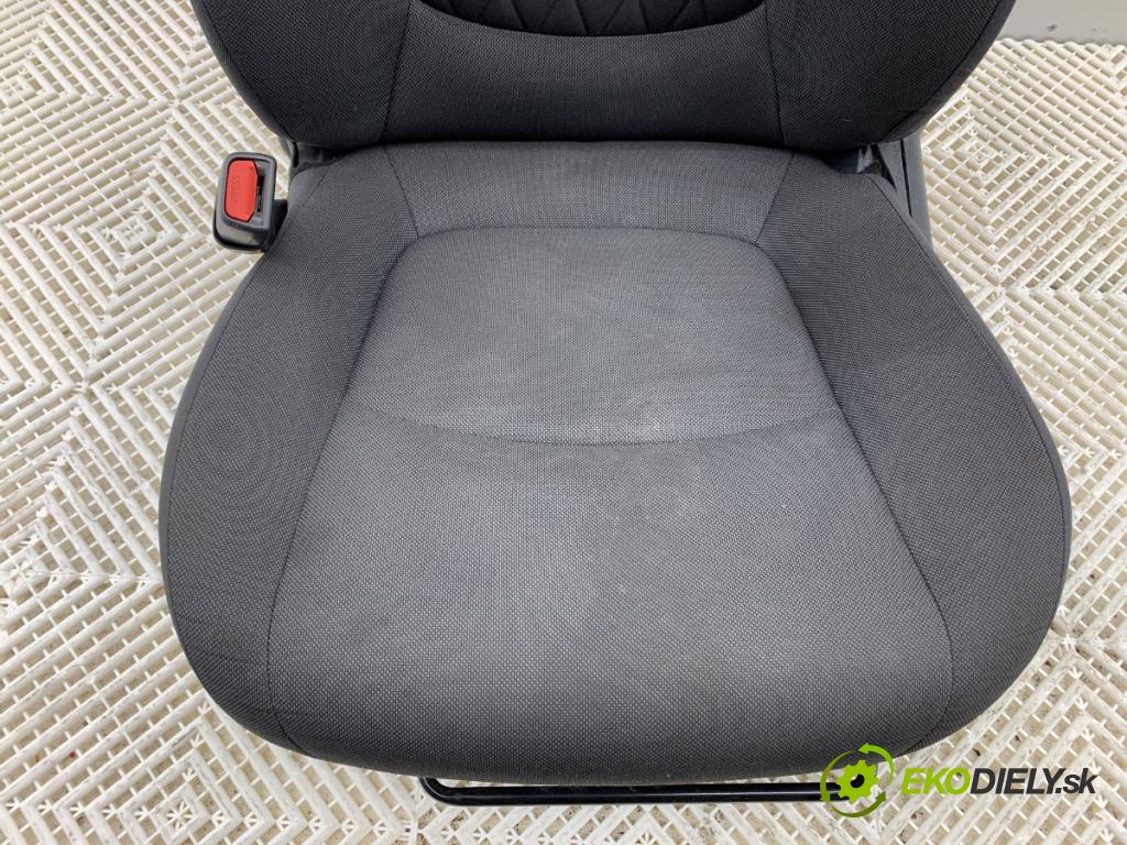 TOYOTA COROLLA E21 sedan 2022 72 kW 1.8 VVTi Hybrid (ZWE211, MZEA12) 1798 Sedadlo ľavy predný