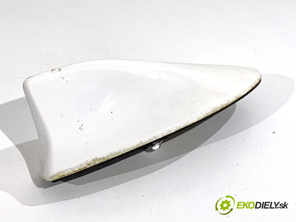 TOYOTA COROLLA E21 sedan 2022 72 kW 1.8 VVTi Hybrid (ZWE211, MZEA12) 1798 ANTENA 