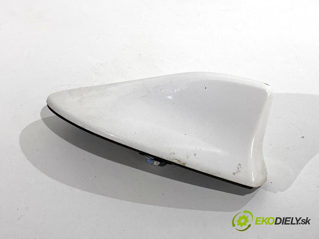 TOYOTA COROLLA E21 sedan 2022 72 kW 1.8 VVTi Hybrid (ZWE211, MZEA12) 1798 ANTENA