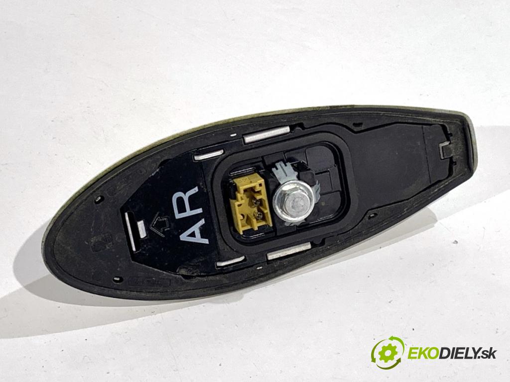 TOYOTA COROLLA E21 sedan 2022 72 kW 1.8 VVTi Hybrid (ZWE211, MZEA12) 1798 ANTENA