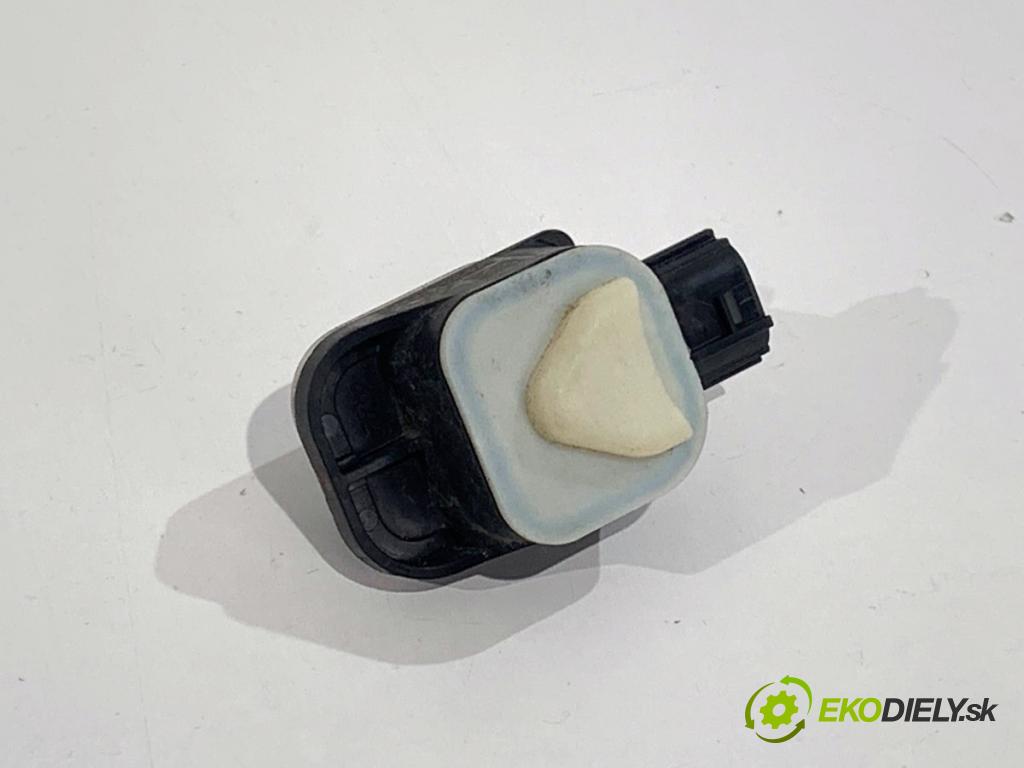 TOYOTA COROLLA E21 sedan 2022 72 kW 1.8 VVTi Hybrid (ZWE211, MZEA12) 1798 snímač nárazu 8983A-02021 (Snímač nárazu)