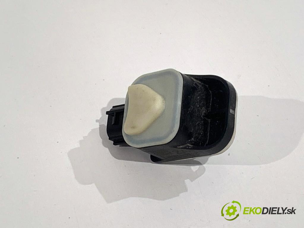 TOYOTA COROLLA E21 sedan 2022 72 kW 1.8 VVTi Hybrid (ZWE211, MZEA12) 1798 snímač nárazu 8983A-02021 (Snímač nárazu)