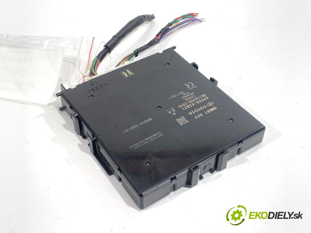 TOYOTA COROLLA E21 sedan 2022 72 kW 1.8 VVTi Hybrid (ZWE211, MZEA12) 1798 modul SMART klíč 89990-02A21