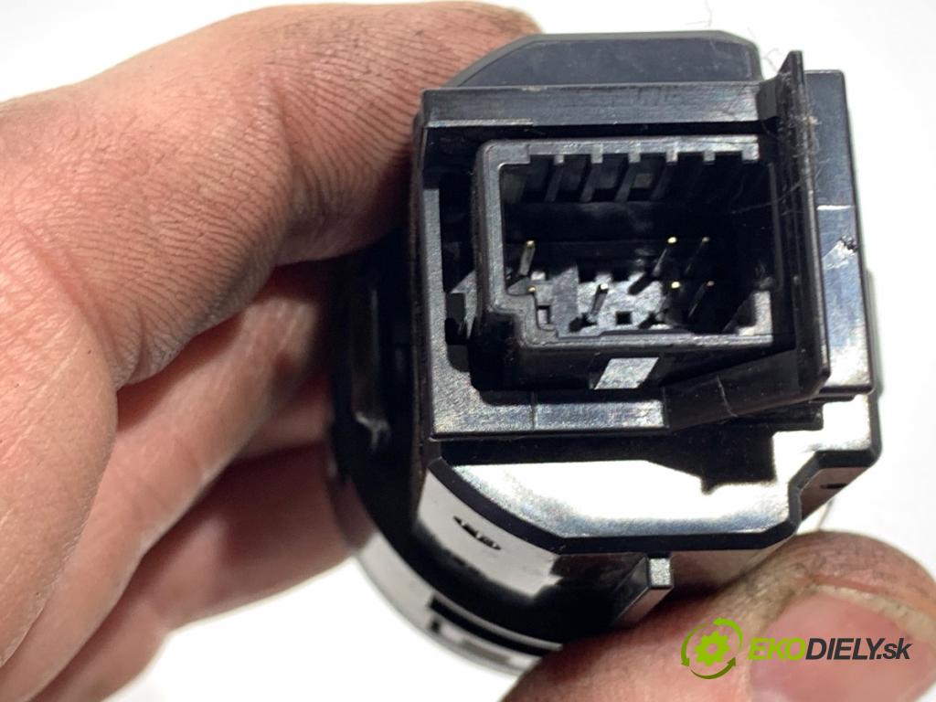 TOYOTA COROLLA E21 sedan 2022 72 kW 1.8 VVTi Hybrid (ZWE211, MZEA12) 1798 vypínač ZAPALOVANIE: START/STOP