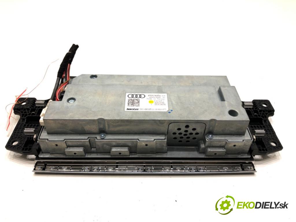 AUDI Q8 SUV 2019 210 kW 50 TDI Mild Hybrid quattro 2967 Dislpej 4M8919605A (Prístrojová doska)