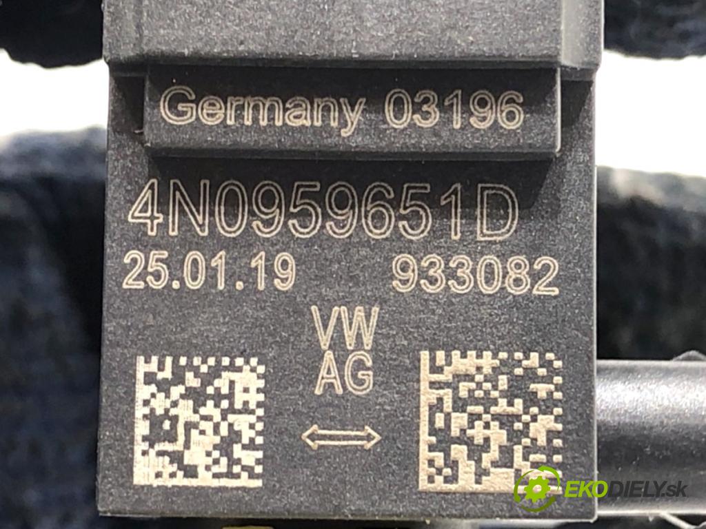 AUDI Q8 SUV 2019 210 kW 50 TDI Mild Hybrid quattro 2967 Snímač nárazu 4N0959651D (Snímač nárazu)