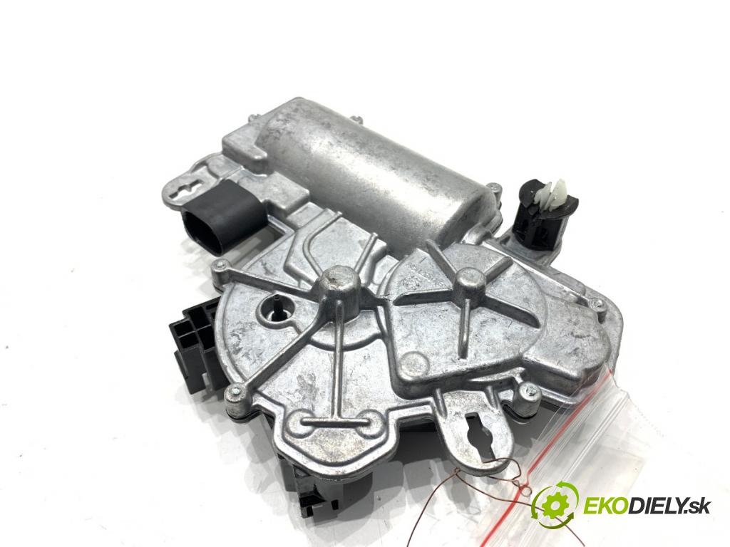 AUDI Q8 SUV 2019 210 kW 50 TDI Mild Hybrid quattro 2967 doťah dverí zad 3V5827887C