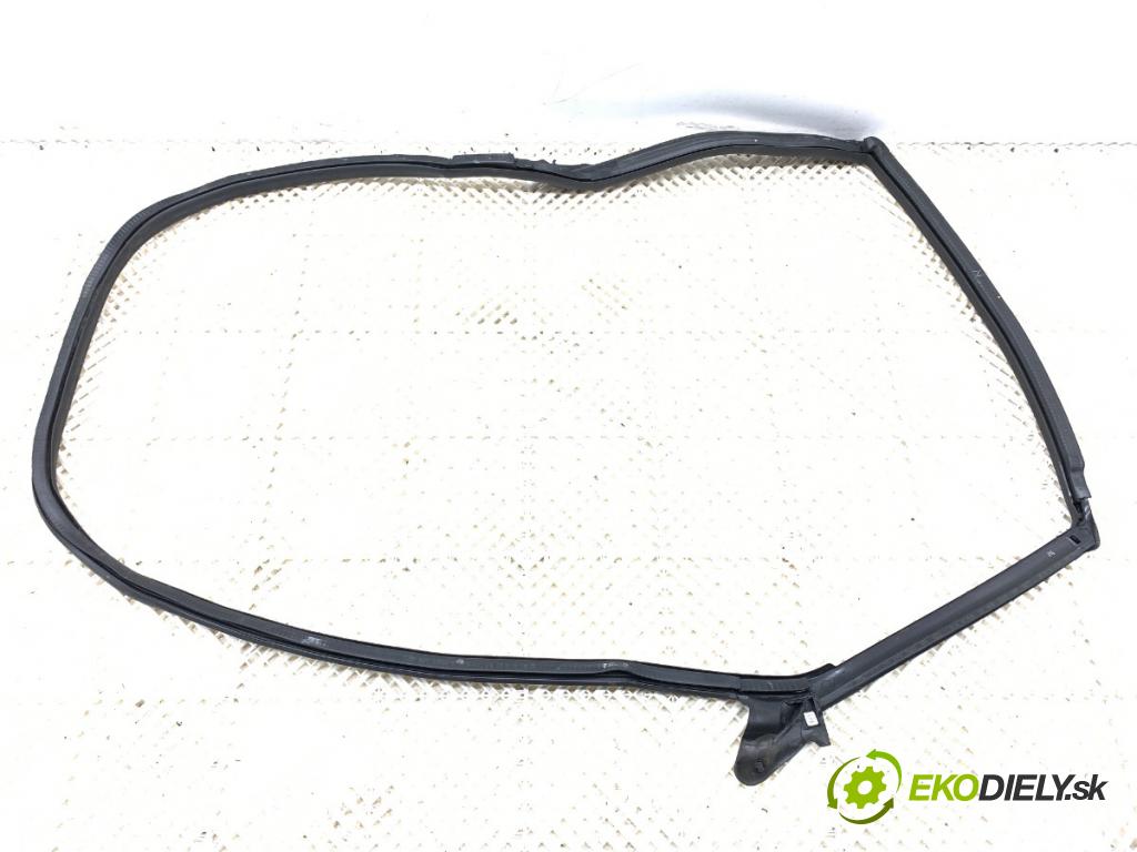 AUDI Q8 SUV 2019 210 kW 50 TDI Mild Hybrid quattro 2967 tesnenie Dvere zad pravá 4M8833708 (Karoséria ostatné)