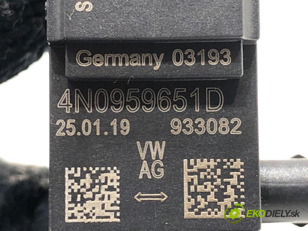 AUDI Q8 SUV 2019 210 kW 50 TDI Mild Hybrid quattro 2967 snímač nárazu 4N0959651D (Snímač nárazu)