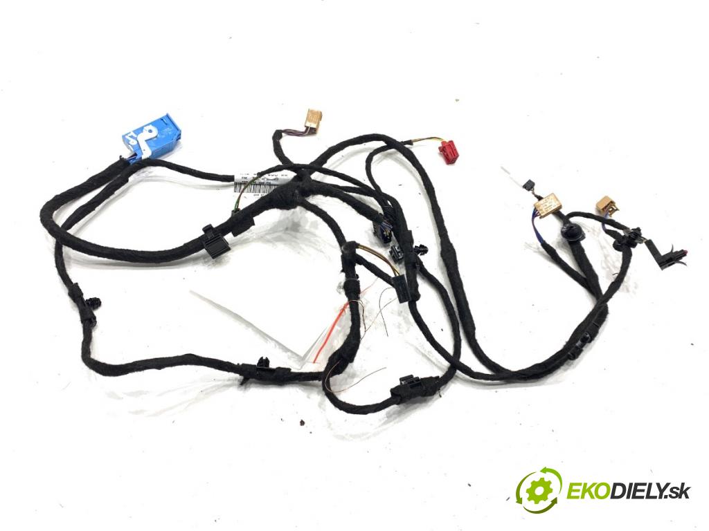 AUDI Q8 SUV 2019 210 kW 50 TDI Mild Hybrid quattro 2967 káblovačka čalounění dveře přední část levý 4M8971035DD