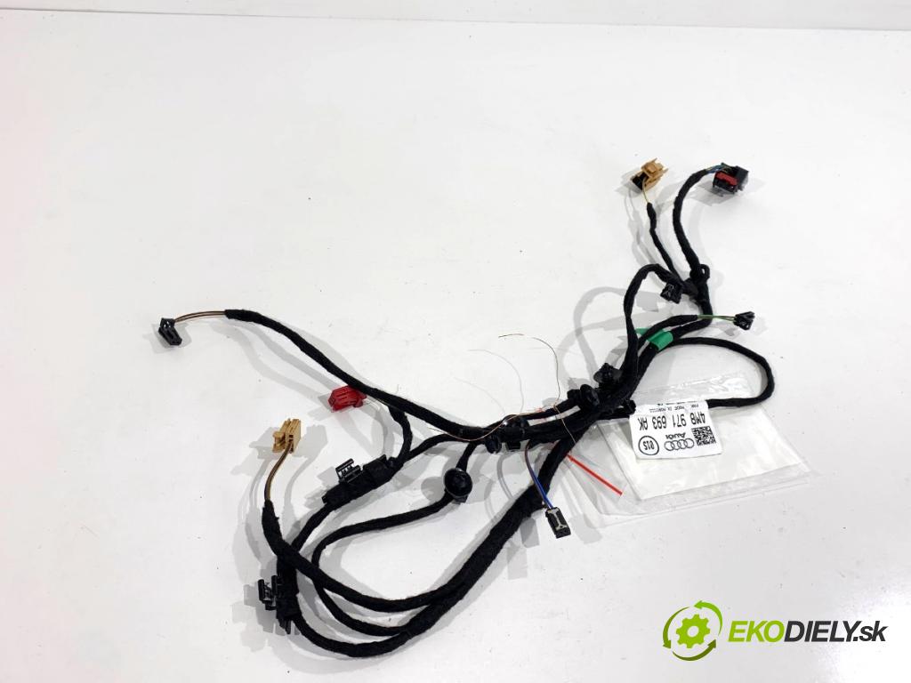 AUDI Q8 SUV 2019 210 kW 50 TDI Mild Hybrid quattro 2967 káblovačka čalounění dveře zadní část pravý 4M8971693AK