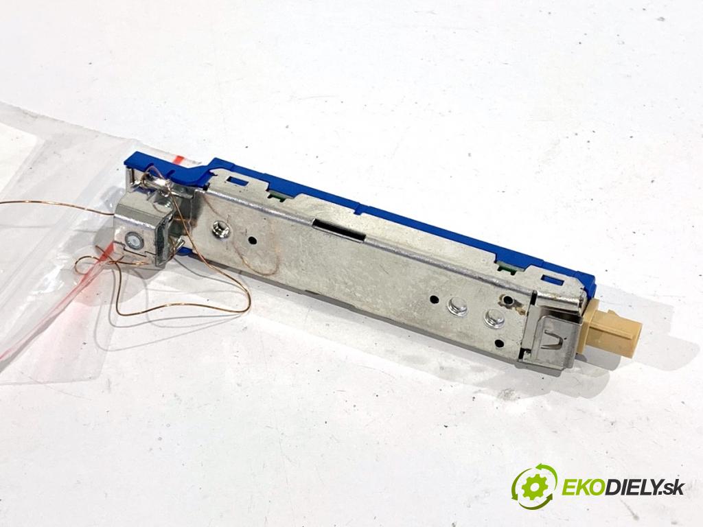 AUDI Q8 SUV 2019 210 kW 50 TDI Mild Hybrid quattro 2967 Zosilňovač Antenní: 4M8035225B (Zosilňovač)