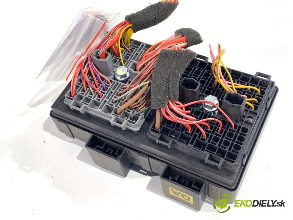 OPEL ANTARA A SUV 2007 110 kW 2.0 CDTI 4x4 1991 Skrinka poistková C105IP 07324M (Poistková skrinka)