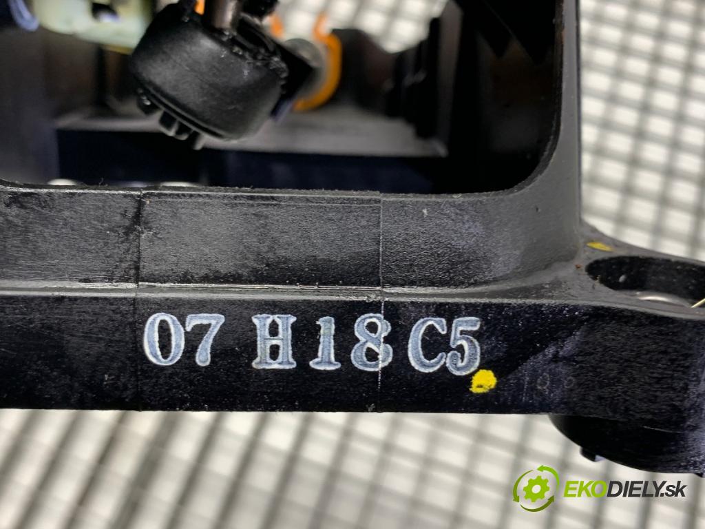 OPEL ANTARA A SUV 2007 110 kW 2.0 CDTI 4x4 1991 Kulisa  (Rýchlostná páka (kulisa))