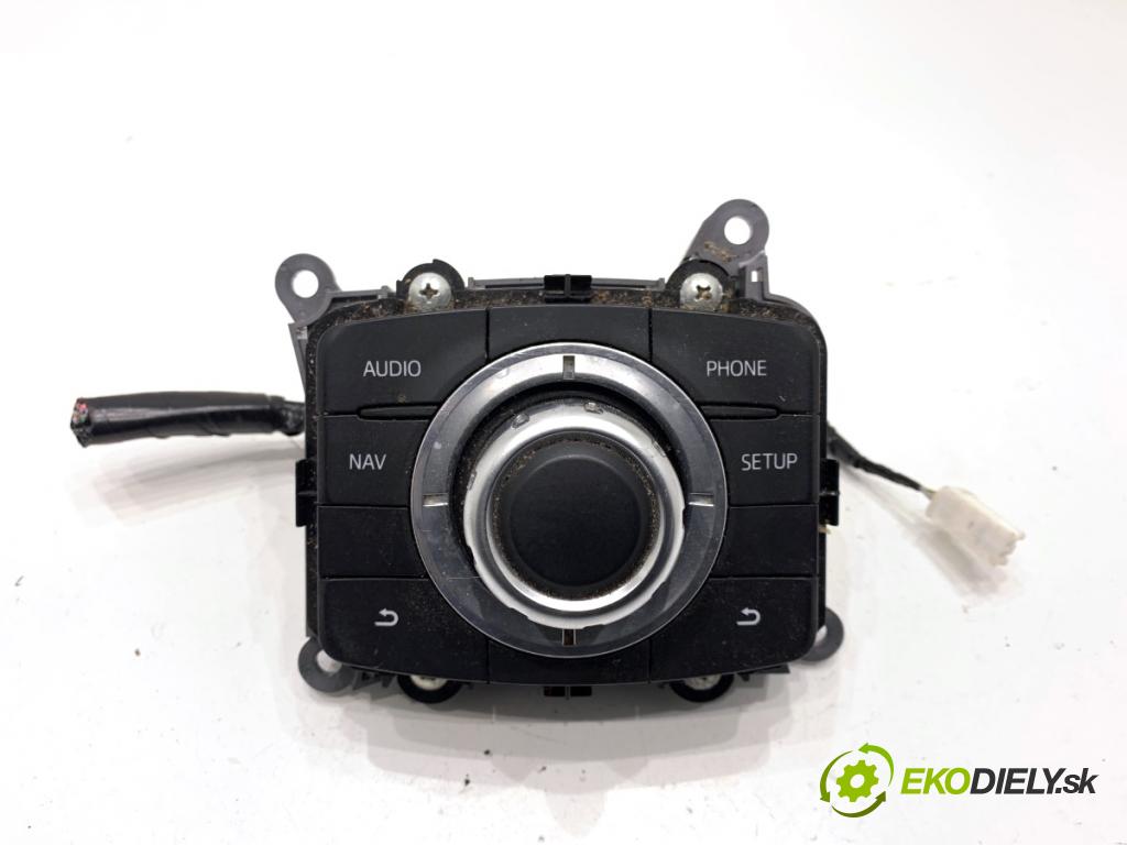 MAZDA CX-5 SUV 2013 129 kW 2.2 D AWD (KE102) 2191 Panel ovládania radia KD4566CM0 (Prepínacie páčky pod volantom)