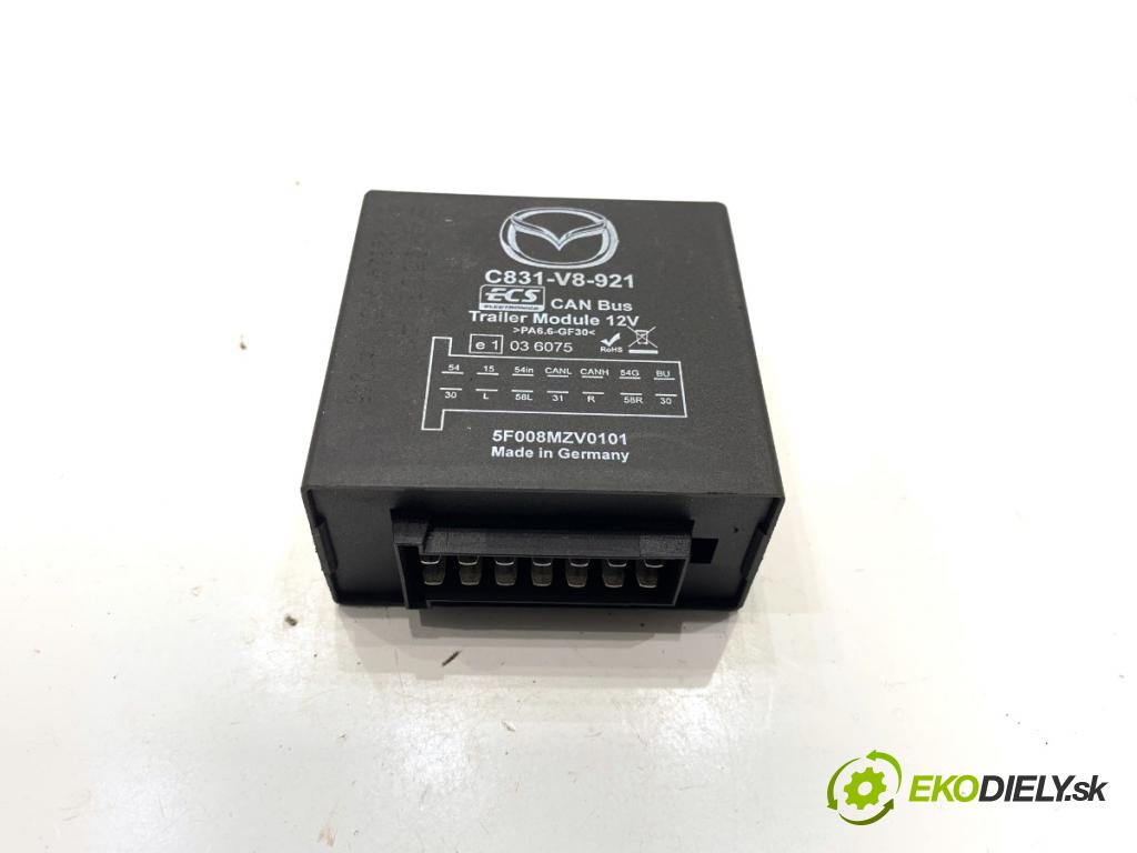 MAZDA CX-5 SUV 2013 129 kW 2.2 D AWD (KE102) 2191 Modul ťažného oka C831-V8-921 (Riadiaca jednotka ostatné)