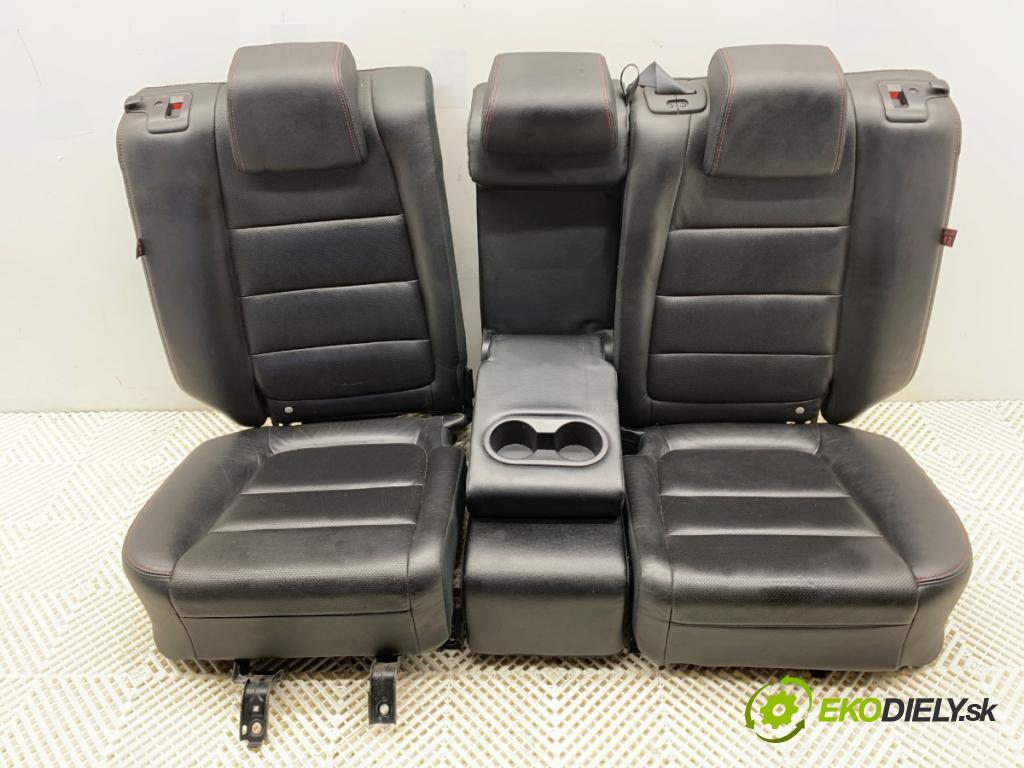 MAZDA CX-5 SUV 2013 129 kW 2.2 D AWD (KE102) 2191 Sedadlo druhý rad