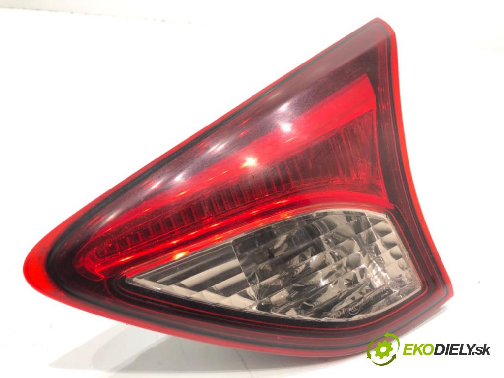 MAZDA CX-5 SUV 2013 129 kW 2.2 D AWD (KE102) 2191 Svetlo zad pravá vnútorná  (Kľučka dverí ostatné)