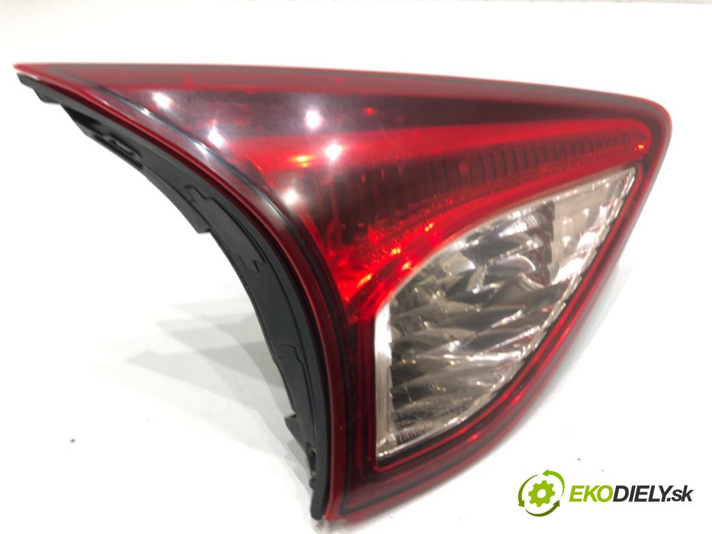 MAZDA CX-5 SUV 2013 129 kW 2.2 D AWD (KE102) 2191 Svetlo zad ľavá strana vnútorná  (Kľučka dverí ostatné)