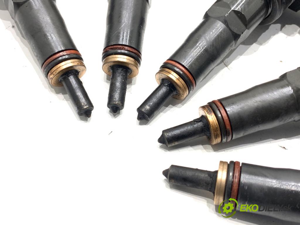 VW TRANSPORTER T5 Autobus 2003 96 kW 2.5 TDI 2461 vstrekovače 0414720210