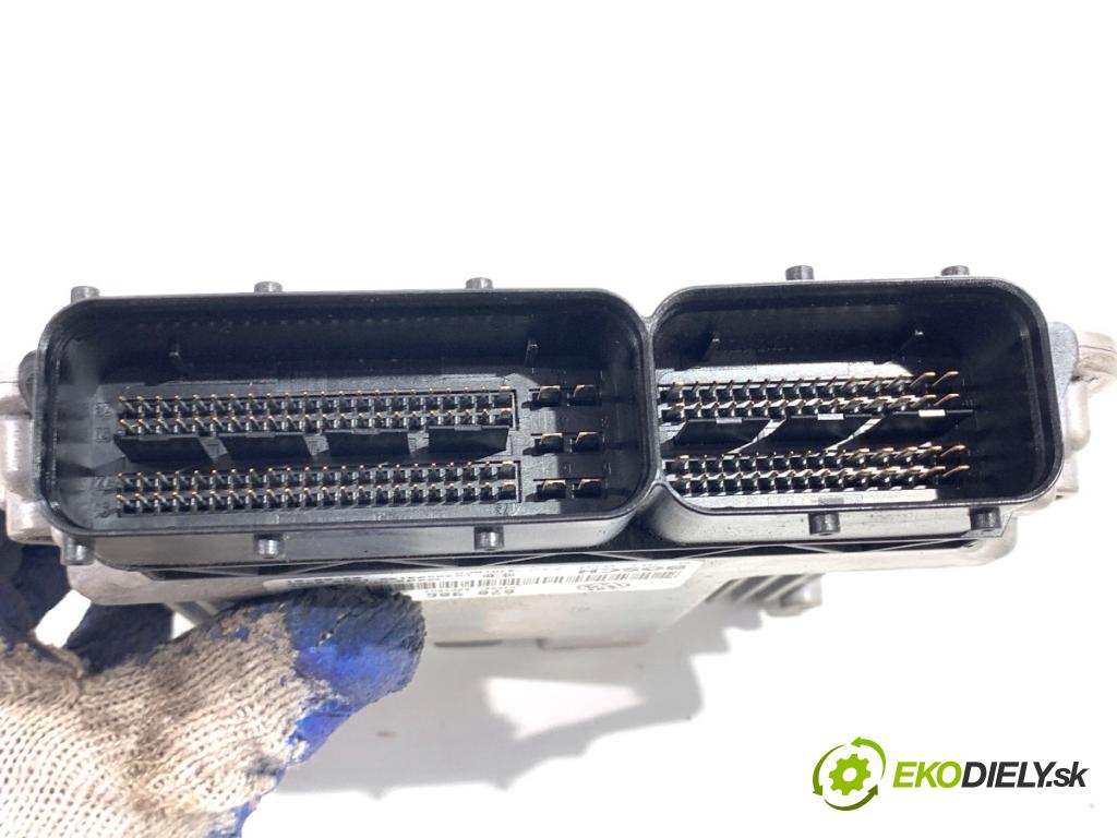 VW TRANSPORTER T5 Autobus 2003 96 kW 2.5 TDI 2461 riadiaca jednotka Motor 070906016 0281010732 (Riadiaca jednotka)