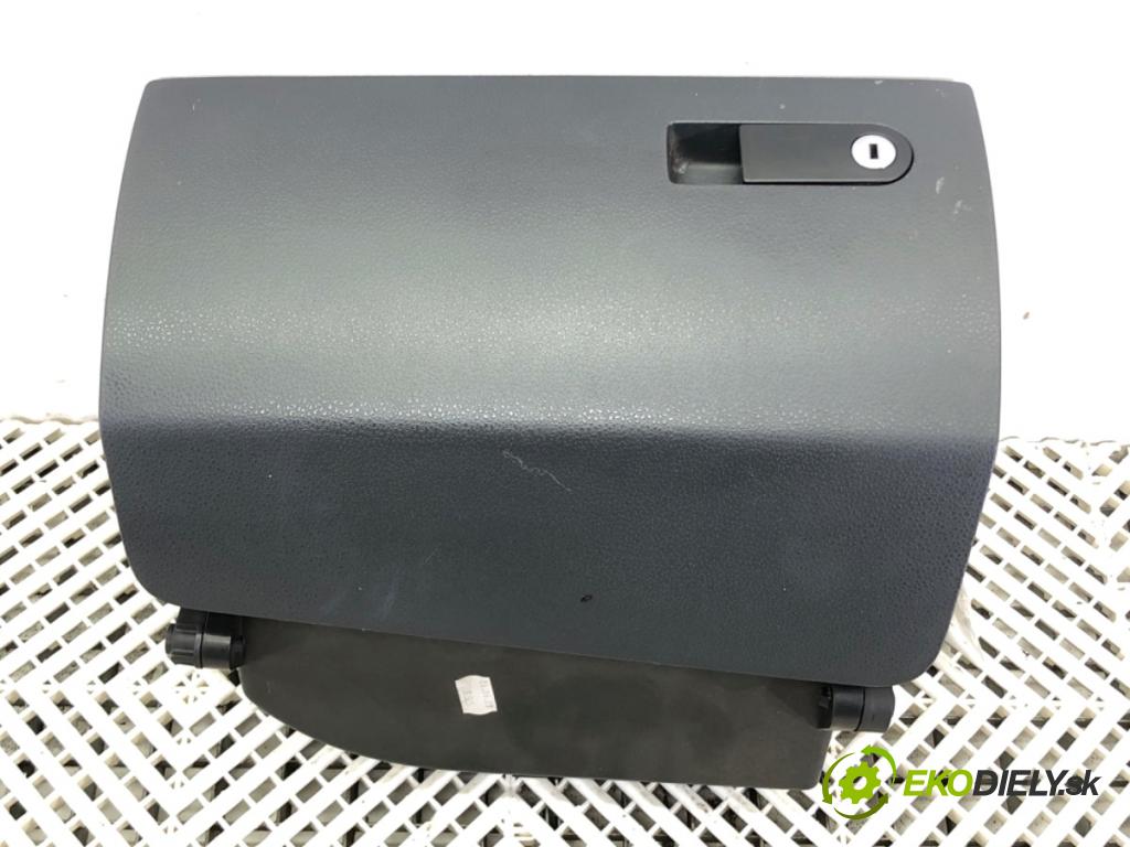 VW TRANSPORTER T5 Autobus 2003 96 kW 2.5 TDI 2461 Priehradka, kastlík spolujazdca 7H5858721A (Priehradka (kastlík))