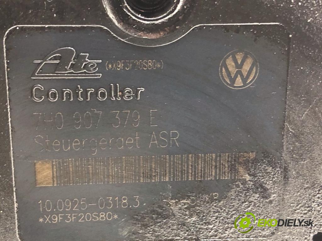 VW TRANSPORTER T5 Autobus 2003 96 kW 2.5 TDI 2461 Pumpa ABS 7H0614111E (Pumpa ABS)