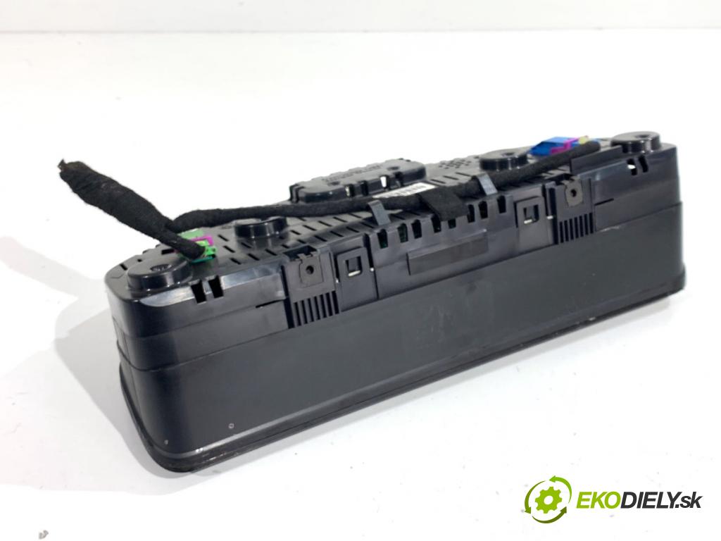 VW TRANSPORTER T5 Autobus 2003 96 kW 2.5 TDI 2461 Prístrojovka 7H0920850M (Prístrojová doska)