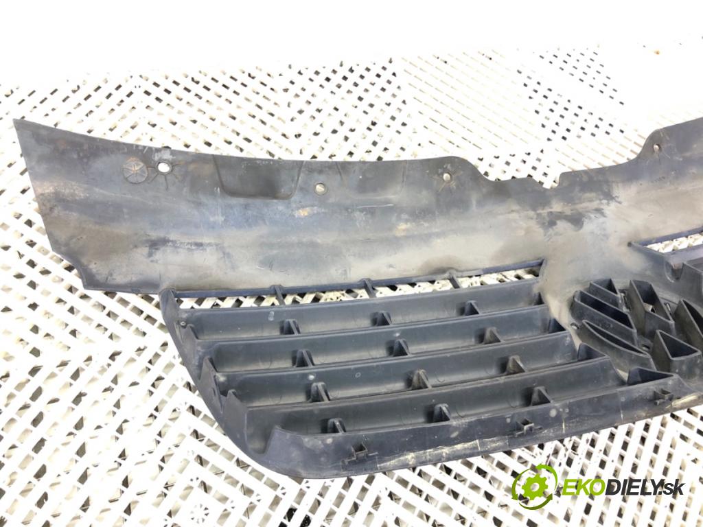 VW TRANSPORTER T5 Autobus 2003 96 kW 2.5 TDI 2461 mřížka maska 7H0807101 (Přední mřížka (maska chladiče))