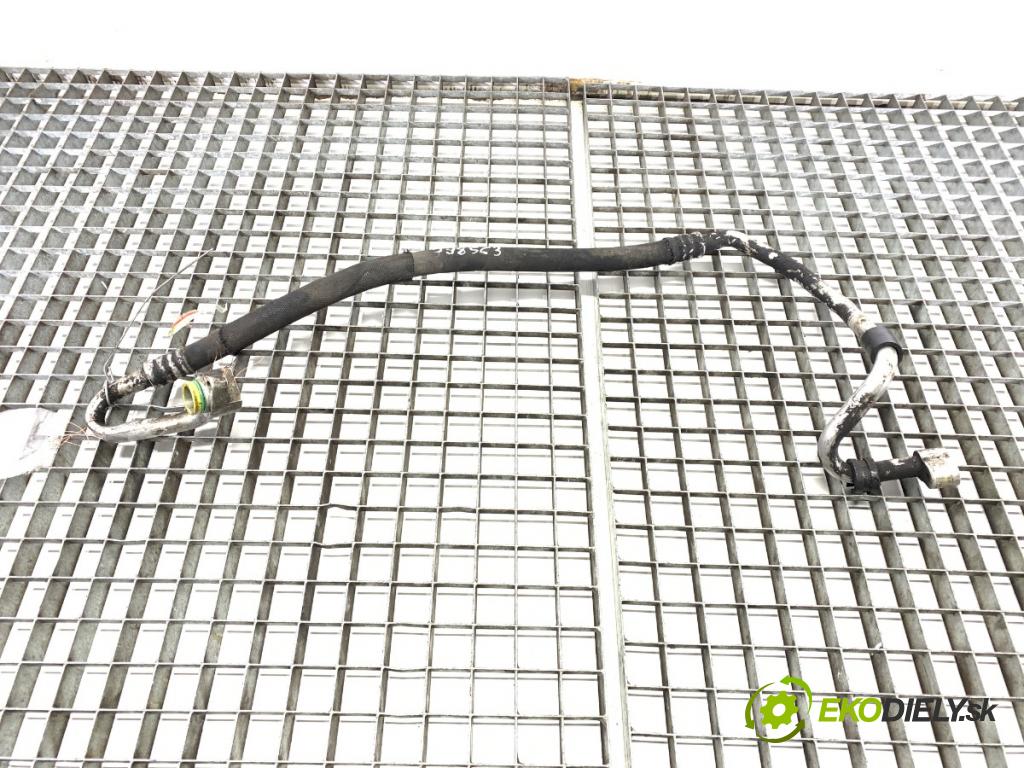 VW TRANSPORTER T5 Autobus 2003 96 kW 2.5 TDI 2461 rúrka klimatizace 7H0820744N (Trubka klimatizace)