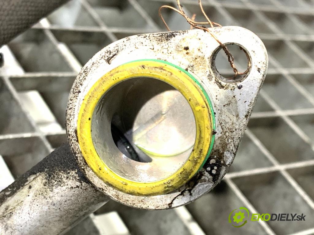 VW TRANSPORTER T5 Autobus 2003 96 kW 2.5 TDI 2461 rúrka klimatizace 7H0820744N (Trubka klimatizace)