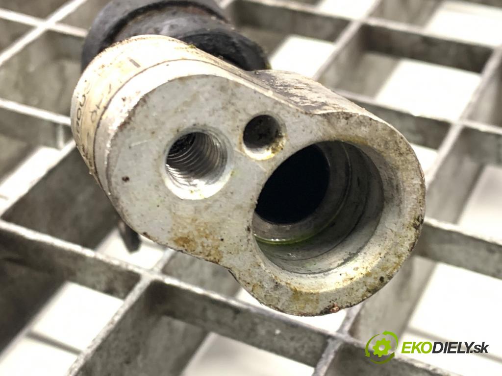 VW TRANSPORTER T5 Autobus 2003 96 kW 2.5 TDI 2461 rúrka klimatizace 7H0820744N (Trubka klimatizace)