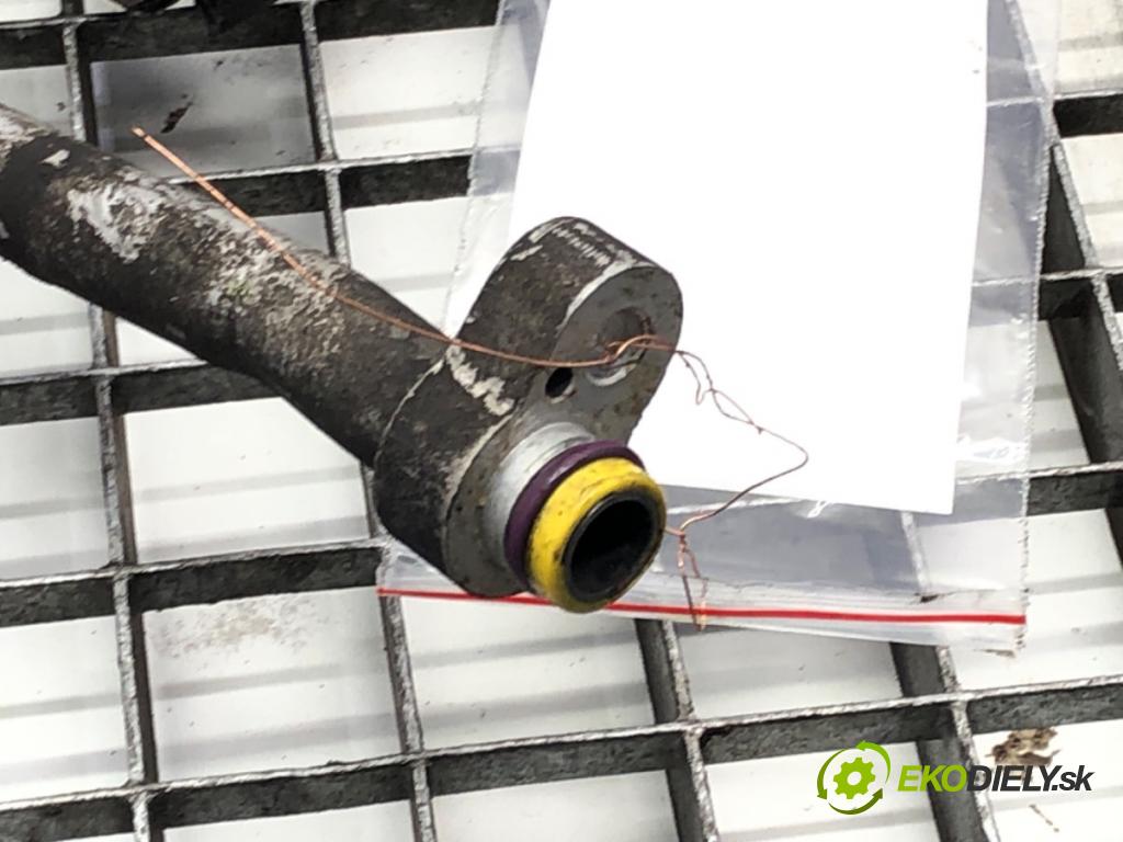 VW TRANSPORTER T5 Autobus 2003 96 kW 2.5 TDI 2461 rúrka klimatizace 7H1820743E (Trubka klimatizace)