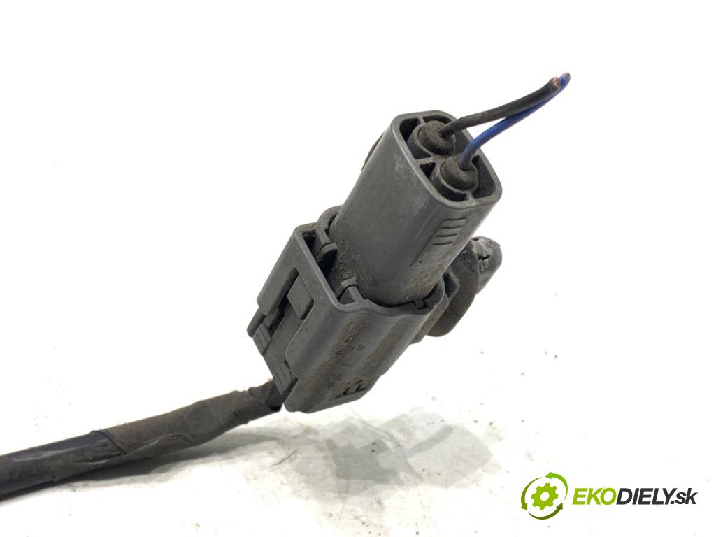 MAZDA 3 BM liftback 2014 88 kW 2.0 1998 zámok kapoty přední část