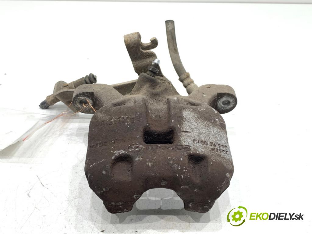 MAZDA 3 BM liftback 2014 88 kW 2.0 1998 Brzdič strmeň ľavy zad 
