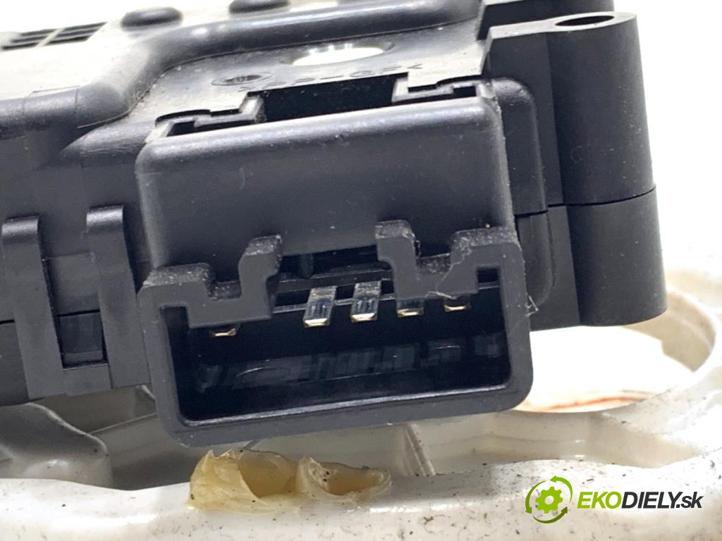 MAZDA 3 BM liftback 2014 88 kW 2.0 1998 Motorček kúrenia GA705KD47 (Motorček kúrenia)