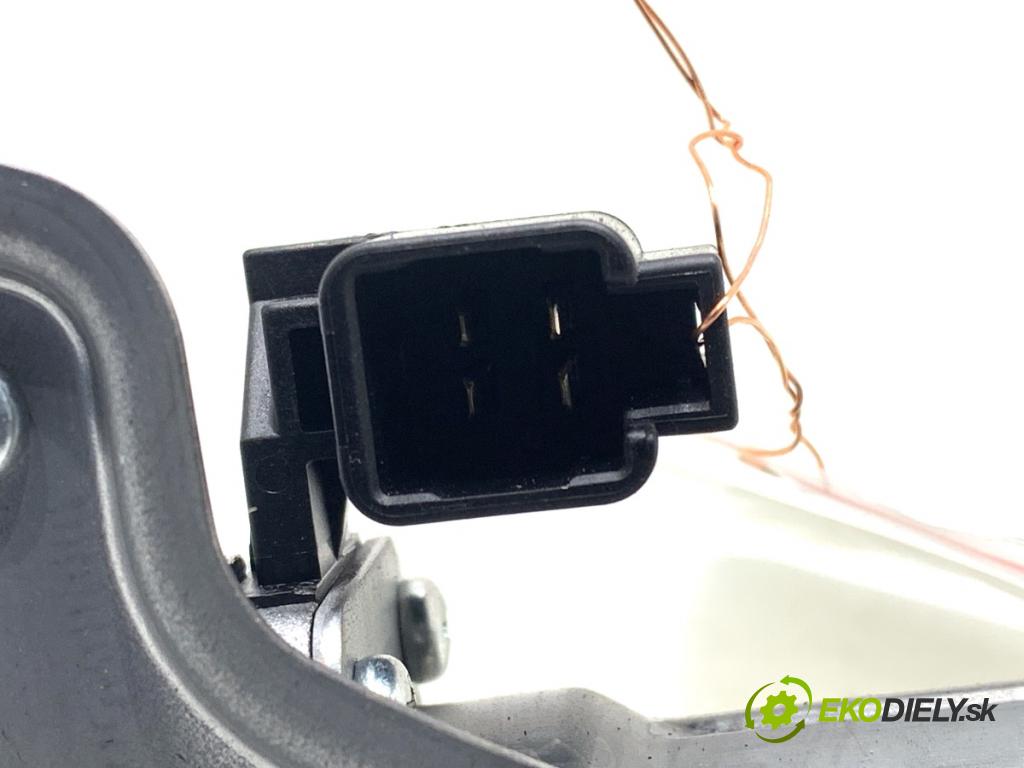 MAZDA 3 BM liftback 2014 88 kW 2.0 1998 Motor stieračov zad 849600-0830