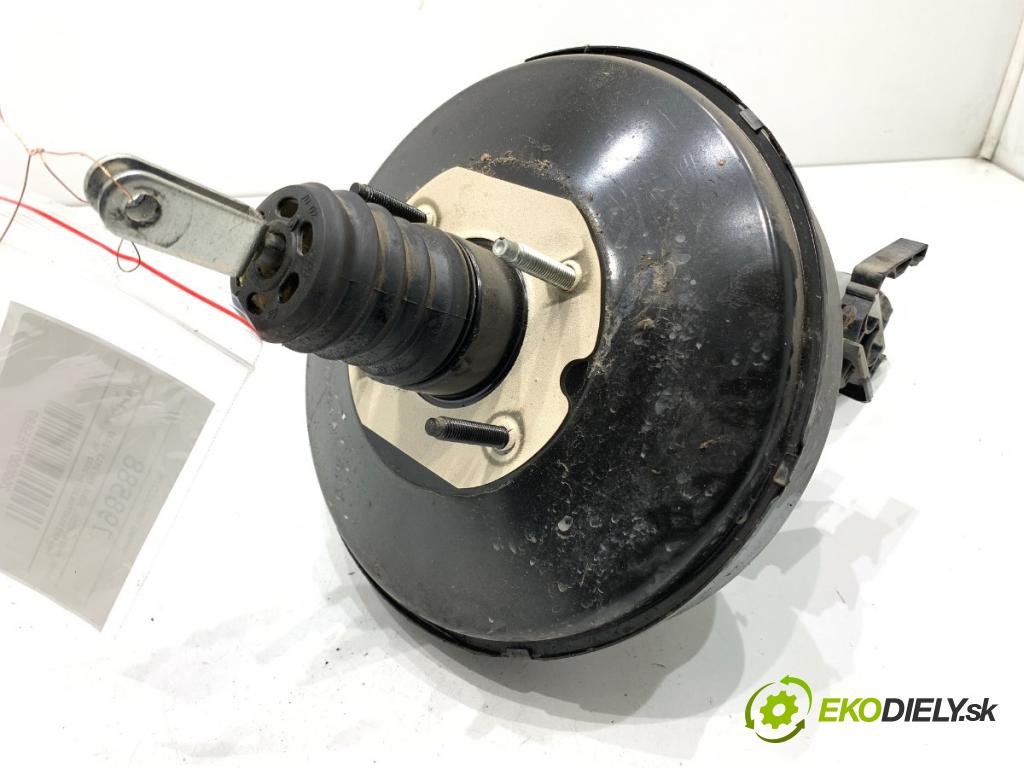 MAZDA 3 BM liftback 2014 88 kW 2.0 1998 Posilovač bŕzd BHR143950