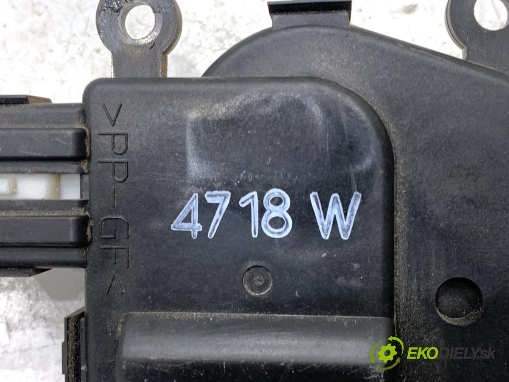 MAZDA 3 BM liftback 2014 88 kW 2.0 1998 Motorček kúrenia  (Motorček kúrenia)