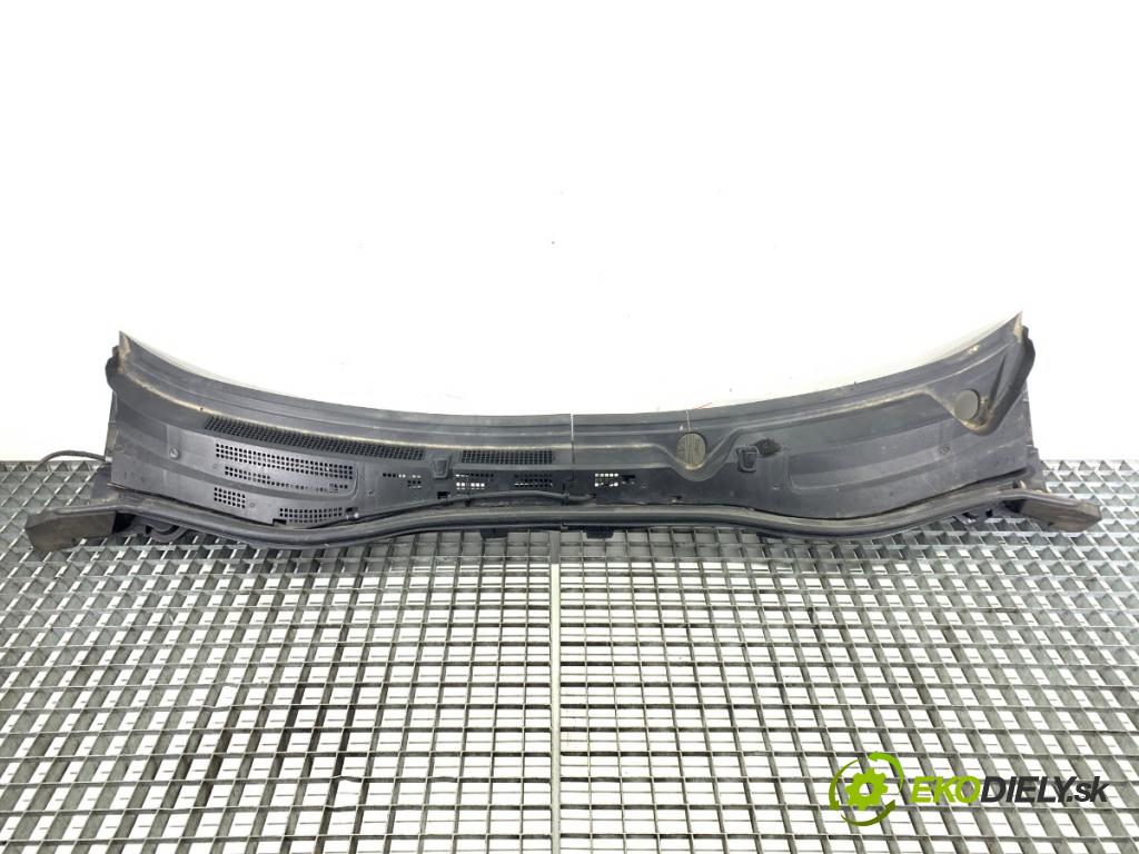 MAZDA 3 BM liftback 2014 88 kW 2.0 1998 Torpédo, plast pod čelné okno BHN9507S1 (Torpédo (plast pod čelným sklom))