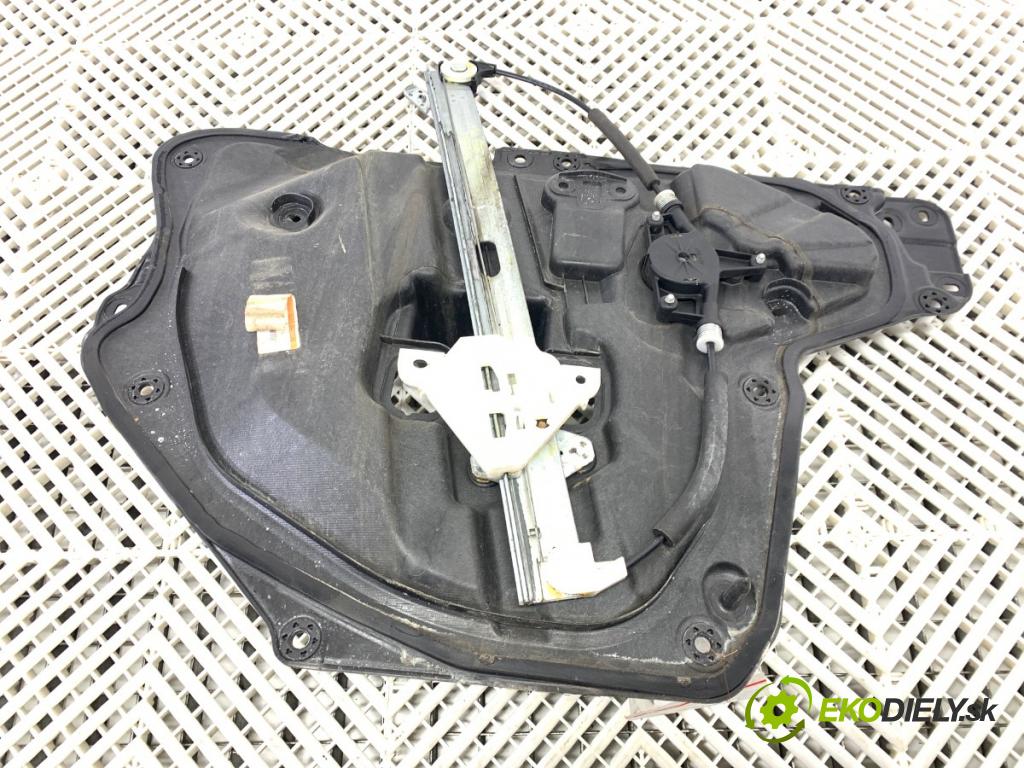 MAZDA 3 BM liftback 2014 88 kW 2.0 1998 mechanismus okna pravý přední část 