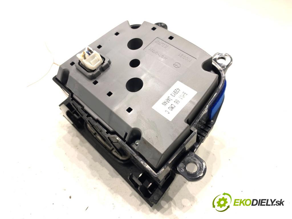 MAZDA 3 BM liftback 2014 88 kW 2.0 1998 Panel ovládania navigácie BHN166CM0C