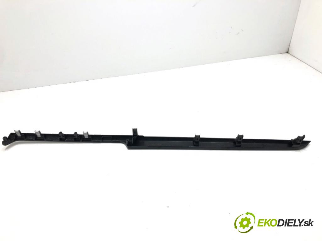 MAZDA 3 BM liftback 2014 88 kW 2.0 1998 lišty kryt BHN155256 (Lišta)