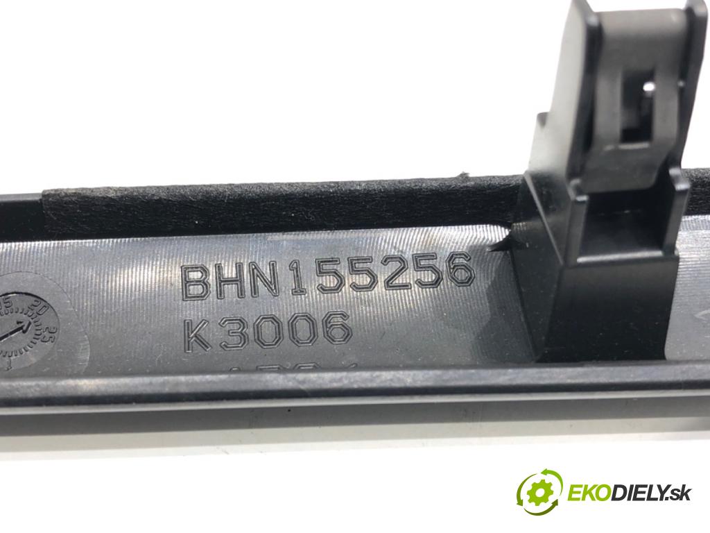 MAZDA 3 BM liftback 2014 88 kW 2.0 1998 lišty kryt BHN155256 (Lišta)