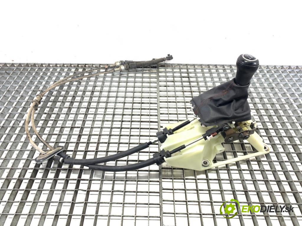 MAZDA 3 BM liftback 2014 88 kW 2.0 1998 Kulisa KE40B (Rýchlostná páka (kulisa))