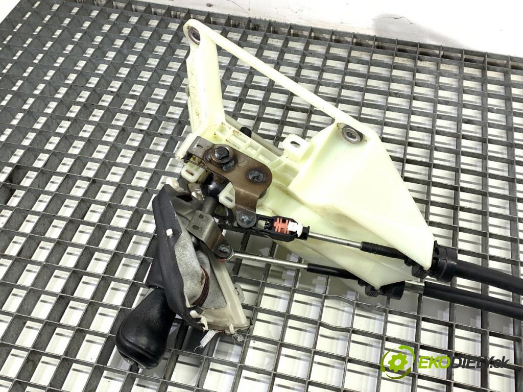 MAZDA 3 BM liftback 2014 88 kW 2.0 1998 Kulisa KE40B (Rýchlostná páka (kulisa))