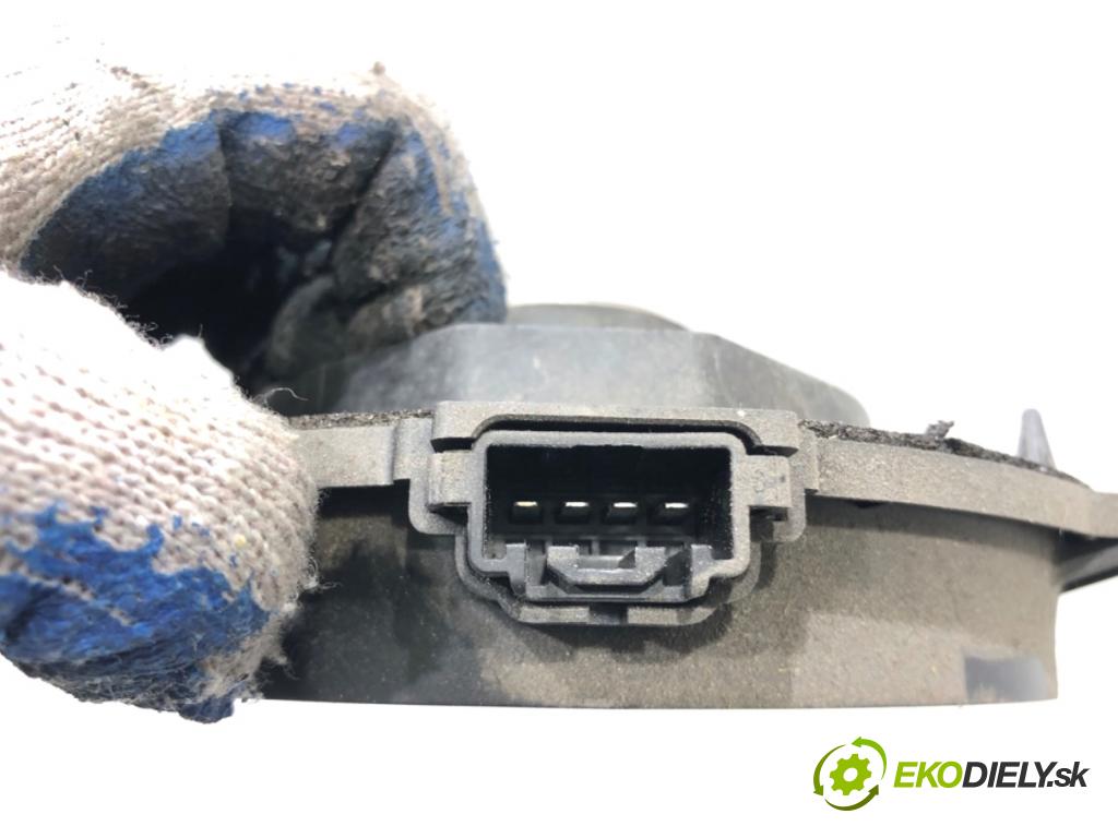 MAZDA 3 BM liftback 2014 88 kW 2.0 1998 reproduktory BHN966960