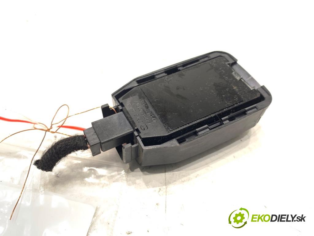 MAZDA 3 BM liftback 2014 88 kW 2.0 1998 Snímač dažďa C513665G0 (Snímač dažďa)